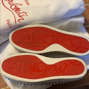 Louboutin Pik boat